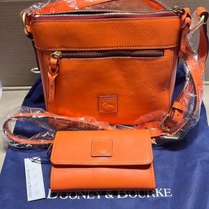 New Dooney & Bourke Florentine leather Crossbody Bag and Wallet Set